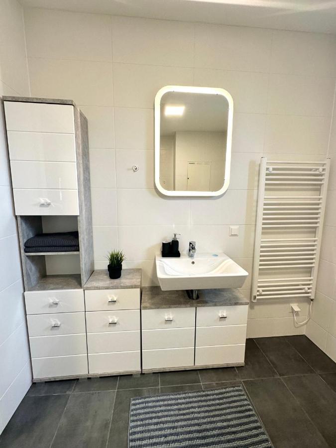 Ferienwohnung Living Kalsdorf - Selfcheckin Kalsdorf bei Graz Exterior foto